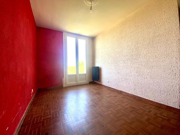 Appartement Saint Cannat 4 pièce(s) 72 m2 avec balcons, loggia, cave et garage