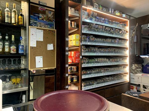 Murs et fond d'un Bar, Tabac, PMU, FDJ