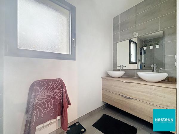 A Chambost Longessaigne , 20 min de Feurs, maison de 2023, 121,62 m2 habitables, 6 pièces dont 3 chambres et un bureau sur terrain de 695 m2