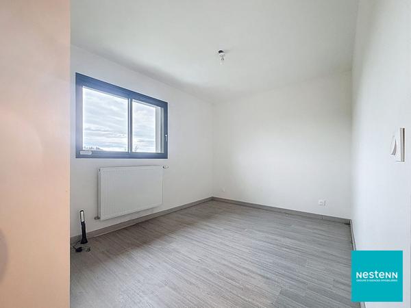 A Chambost Longessaigne , 20 min de Feurs, maison de 2023, 121,62 m2 habitables, 6 pièces dont 3 chambres et un bureau sur terrain de 695 m2