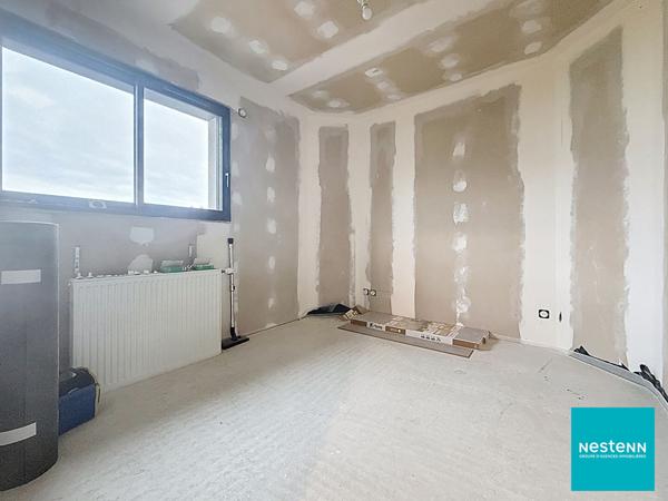 A Chambost Longessaigne , 20 min de Feurs, maison de 2023, 121,62 m2 habitables, 6 pièces dont 3 chambres et un bureau sur terrain de 695 m2