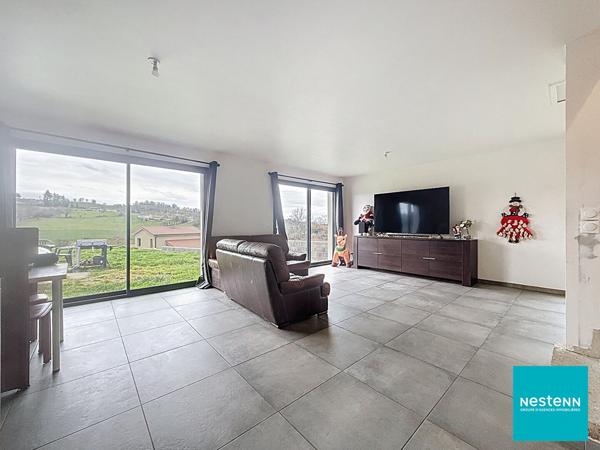 A Chambost Longessaigne , 20 min de Feurs, maison de 2023, 121,62 m2 habitables, 6 pièces dont 3 chambres et un bureau sur terrain de 695 m2