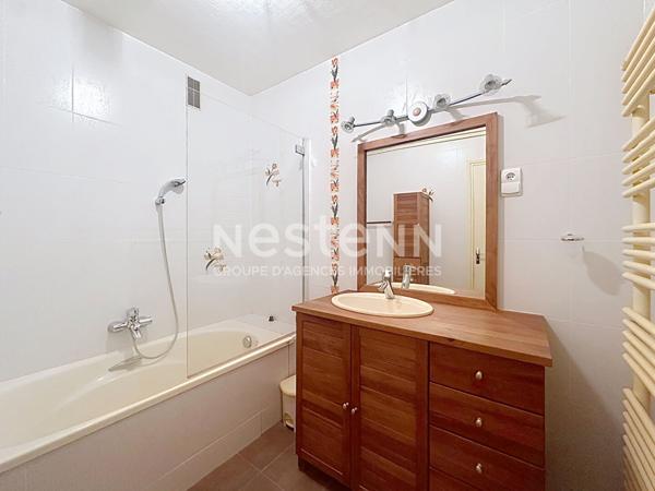 Appartement 5 pièces 3 chambres avec grand balcon cave et parking - 69500 BRON