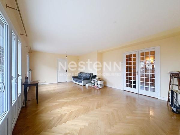Appartement 5 pièces 3 chambres avec grand balcon cave et parking - 69500 BRON