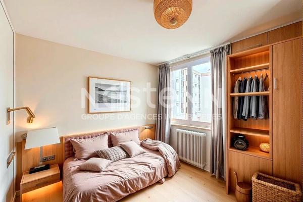 Appartement 5 pièces 3 chambres avec grand balcon cave et parking - 69500 BRON