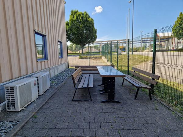 Local/bureau à louer ETUPES (25)