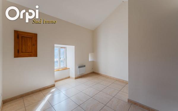 Maison à louer    3 pièces •  Issamoulenc