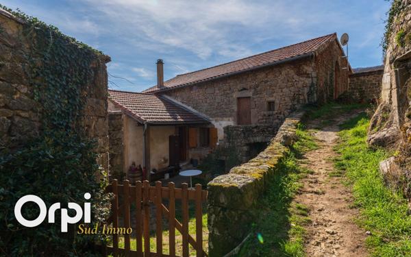 Maison à louer    3 pièces •  Issamoulenc