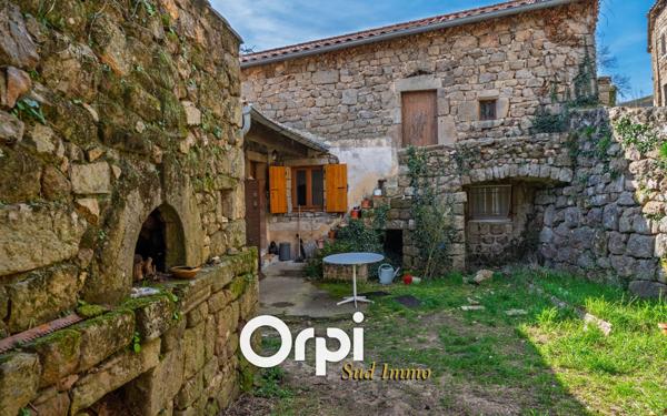 Maison à louer    3 pièces •  Issamoulenc