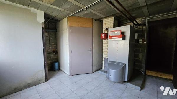 A vendre à VALENCE-EN-POITOU, COUHE,  Un pavillon sur sous-sol, de 166 au sein d'un terrain de 797m²