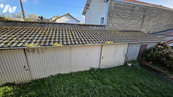 A vendre à VALENCE-EN-POITOU, COUHE,  Un pavillon sur sous-sol, de 166 au sein d'un terrain de 797m²