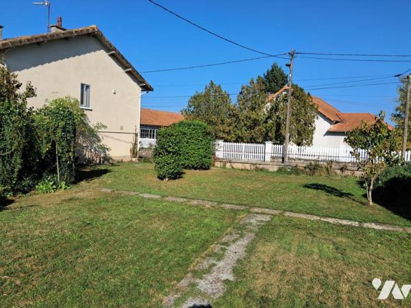 A vendre à VALENCE-EN-POITOU, COUHE,  Un pavillon sur sous-sol, de 166 au sein d'un terrain de 797m²