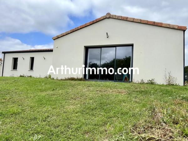 Vente                                                      Maison
                        
                     5 pièces                      121 m2                     à Nueil-les-Aubiers