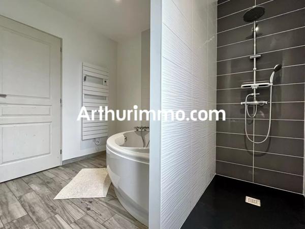 Vente                                                      Maison
                        
                     5 pièces                      121 m2                     à Nueil-les-Aubiers