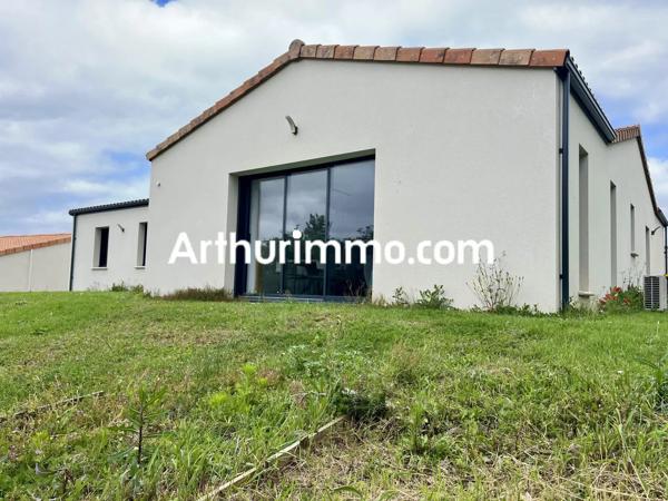 Vente                                                      Maison
                        
                     5 pièces                      121 m2                     à Nueil-les-Aubiers