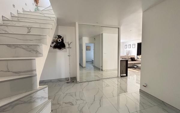 Maison à vendre    5 pièces •  Narbonne