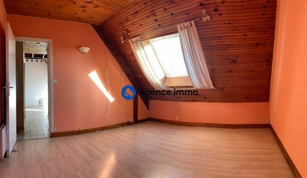 À vendre - Maison individuelle, 5 pièces située à Château-la-Vallière (37330)