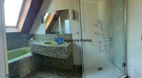 À vendre - Maison individuelle, 5 pièces située à Château-la-Vallière (37330)