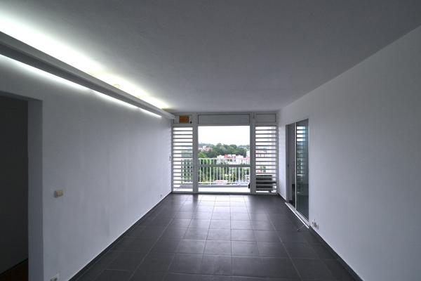 Pointe-à-Pitre (97110) Grand T4 vue mer unique