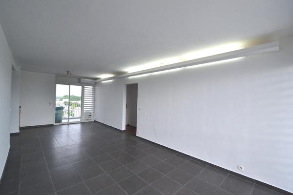 Pointe-à-Pitre (97110) Grand T4 vue mer unique