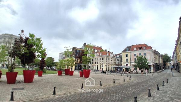 LUMINEUX T2 AVEC CAVE ET PARKING - COEUR DU VIEUX LILLE