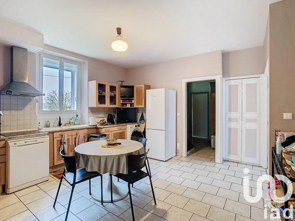 Maison traditionnelle 4 pièces de 120 m² à Champaubert (51270)