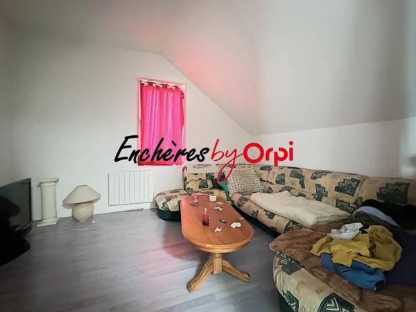 Immeuble à vendre    8 pièces •  Commentry