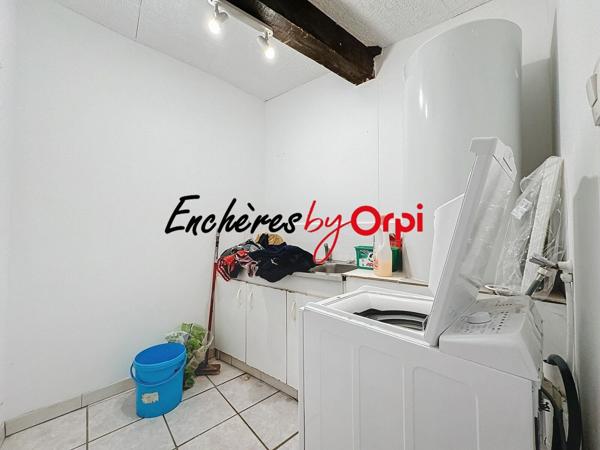 Immeuble à vendre    8 pièces •  Commentry