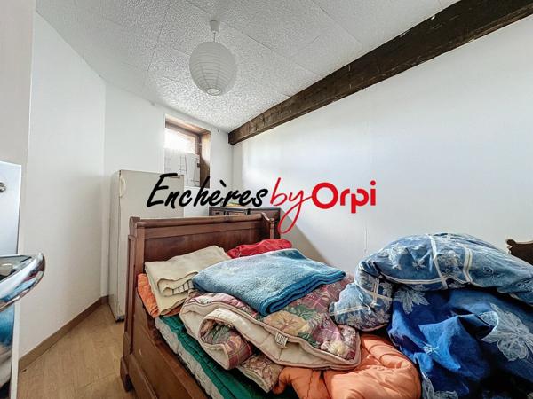 Immeuble à vendre    8 pièces •  Commentry