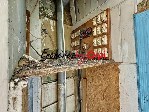 Immeuble à vendre    8 pièces •  Commentry