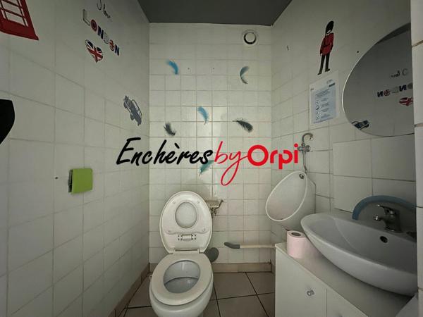 Immeuble à vendre    8 pièces •  Commentry