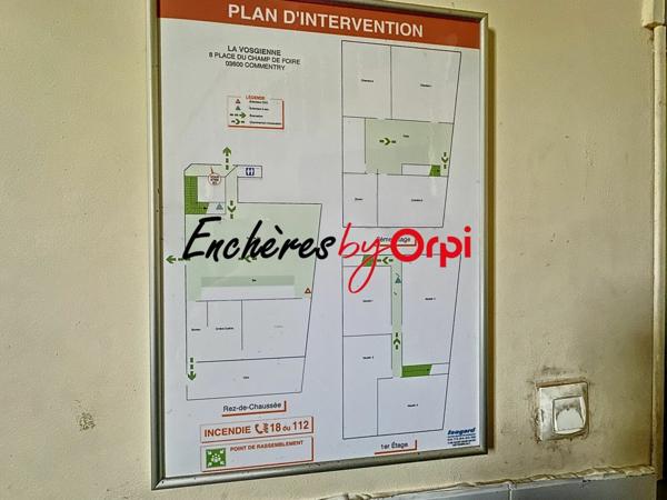 Immeuble à vendre    8 pièces •  Commentry