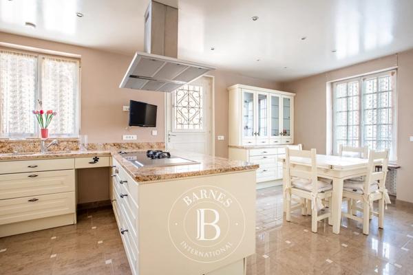 Vaux-sur-Seine, Propriété 7 Chambres -  360 m² à vendre
