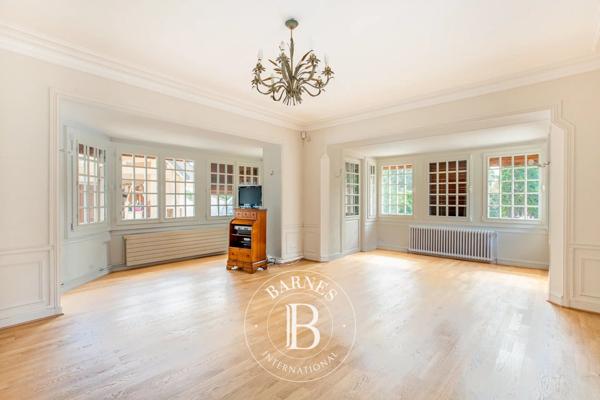 Vaux-sur-Seine, Propriété 7 Chambres -  360 m² à vendre