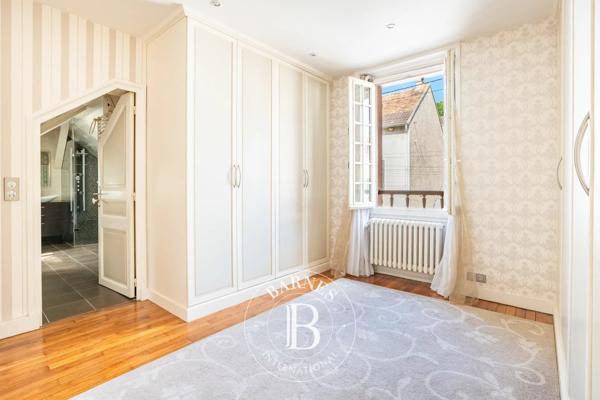 Vaux-sur-Seine, Propriété 7 Chambres -  360 m² à vendre