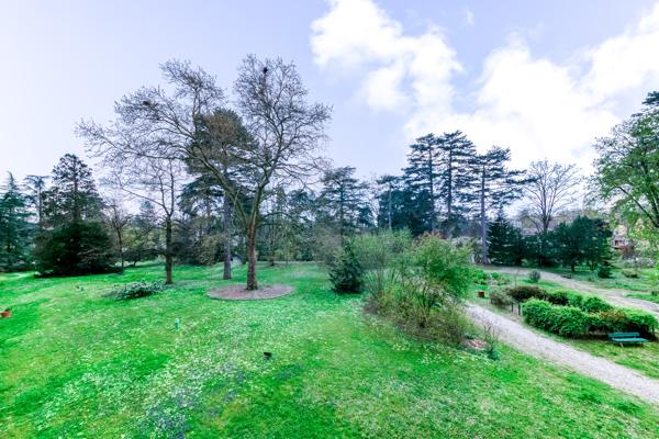 Ecully, dans résidence de standing appartement familial avec terrasse de 120 m2