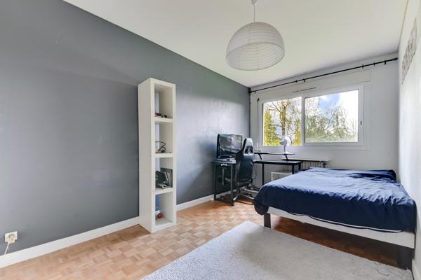 Ecully, dans résidence de standing appartement familial avec terrasse de 120 m2