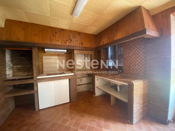 Maison en pierre offrant de jolis volumes et un très grand potentiel ! Terrain de 1 505 m2