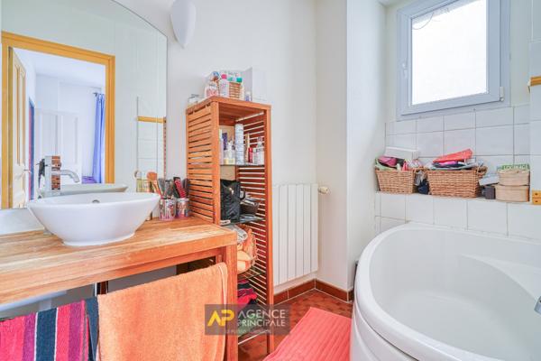 Maison Le Plessis Robinson 8 pièce(s) 138 m2 €739 000 ** - Référence 455