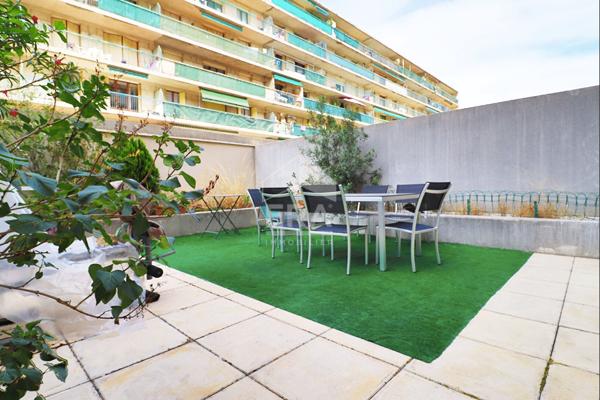 A louer Marseille EN EXCLUSIVITÉ  GRAND T2 QUARTIER TIMONE  GRANDE TERRASSE  AVEC  Possibilité GARAGE CALME   IDÉAL  ÉTUDIANT