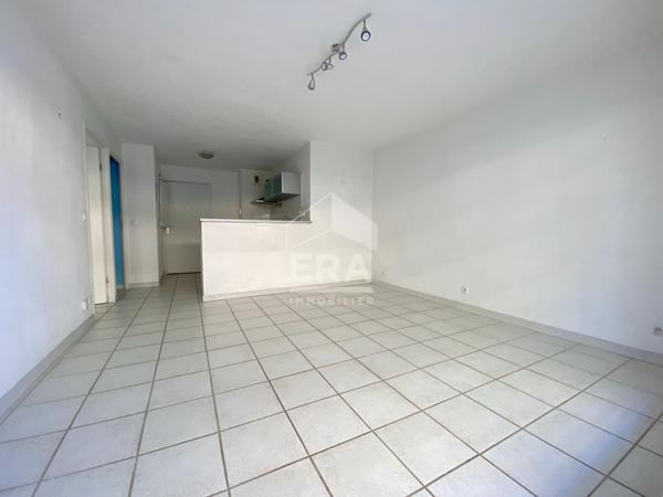 A louer Marseille EN EXCLUSIVITÉ  GRAND T2 QUARTIER TIMONE  GRANDE TERRASSE  AVEC  Possibilité GARAGE CALME   IDÉAL  ÉTUDIANT