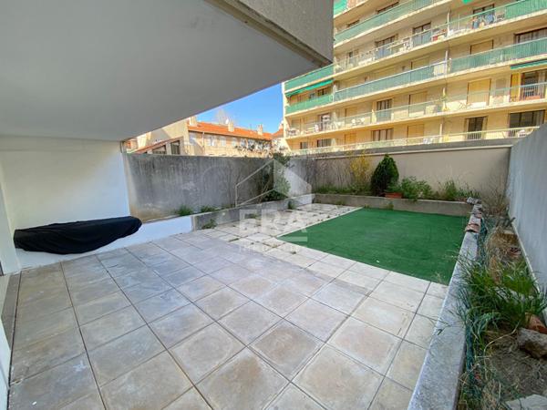 A louer Marseille EN EXCLUSIVITÉ  GRAND T2 QUARTIER TIMONE  GRANDE TERRASSE  AVEC  Possibilité GARAGE CALME   IDÉAL  ÉTUDIANT