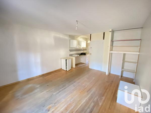 Bâtiment de 77 m² à Vals-les-Bains (07600)