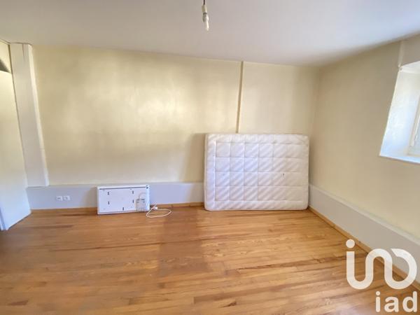 Bâtiment de 77 m² à Vals-les-Bains (07600)