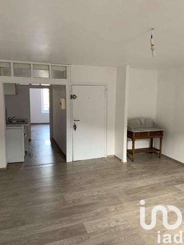 Bâtiment de 77 m² à Vals-les-Bains (07600)