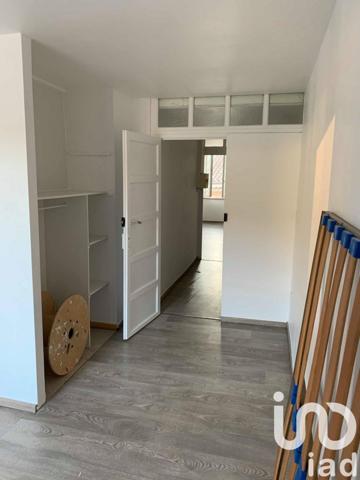 Bâtiment de 77 m² à Vals-les-Bains (07600)