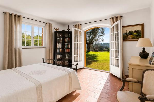 Exclusivité - Villa au calme avec vue dégagée sur la campagne