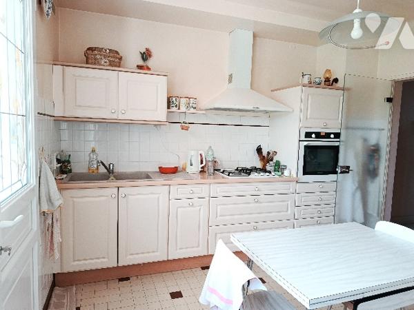 PAVILLON ARTISANAL GRANDE SUPERFICIE PROCHE TOUTES COMMODITES