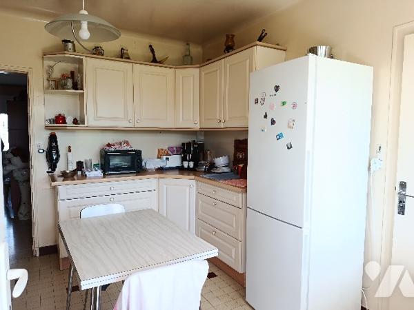PAVILLON ARTISANAL GRANDE SUPERFICIE PROCHE TOUTES COMMODITES