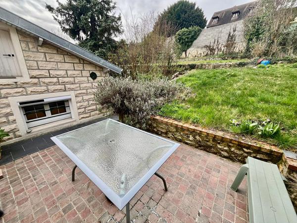 Maison Vaureal 6 pièce(s) 109.92 m2 €359 900 ** - Référence 2269